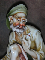 Статуэтка. Фарфор. Ранняя рыбалка. Capodimonte. Италия