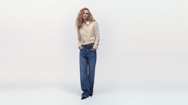 Жакеты из букле и джинсы: вечная тенденция моды, воплощение парижского шика