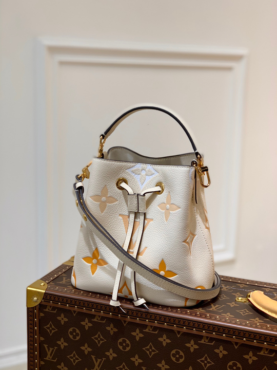 Louis Vuitton NeoNoe BB