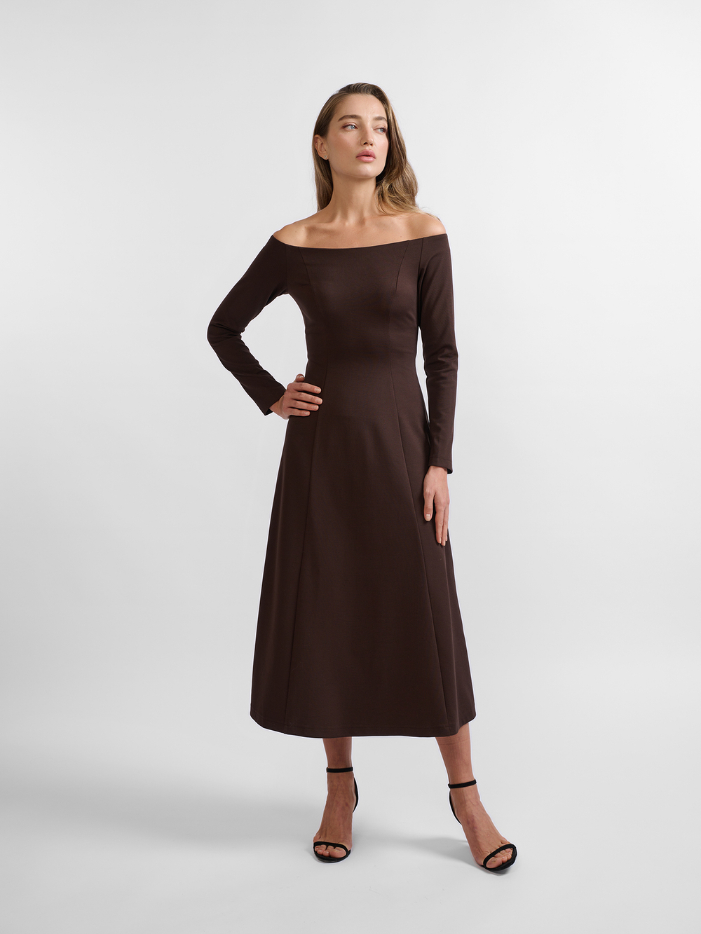 ПЛАТЬЕ С ОТКРЫТЫМИ ПЛЕЧАМИ