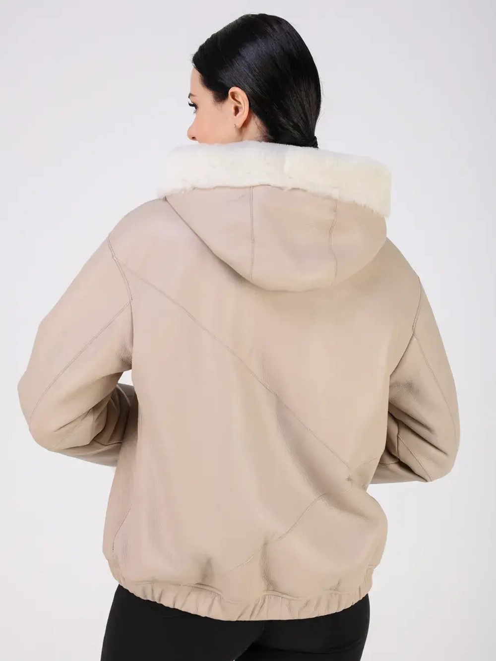 Дубленка зимняя натуральная куртка короткая с капюшоном