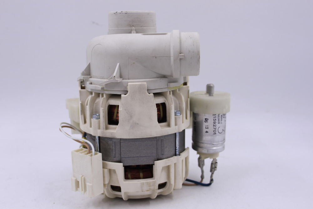 Циркуляционный насос 0015521200 посудомоечной машины Electrolux