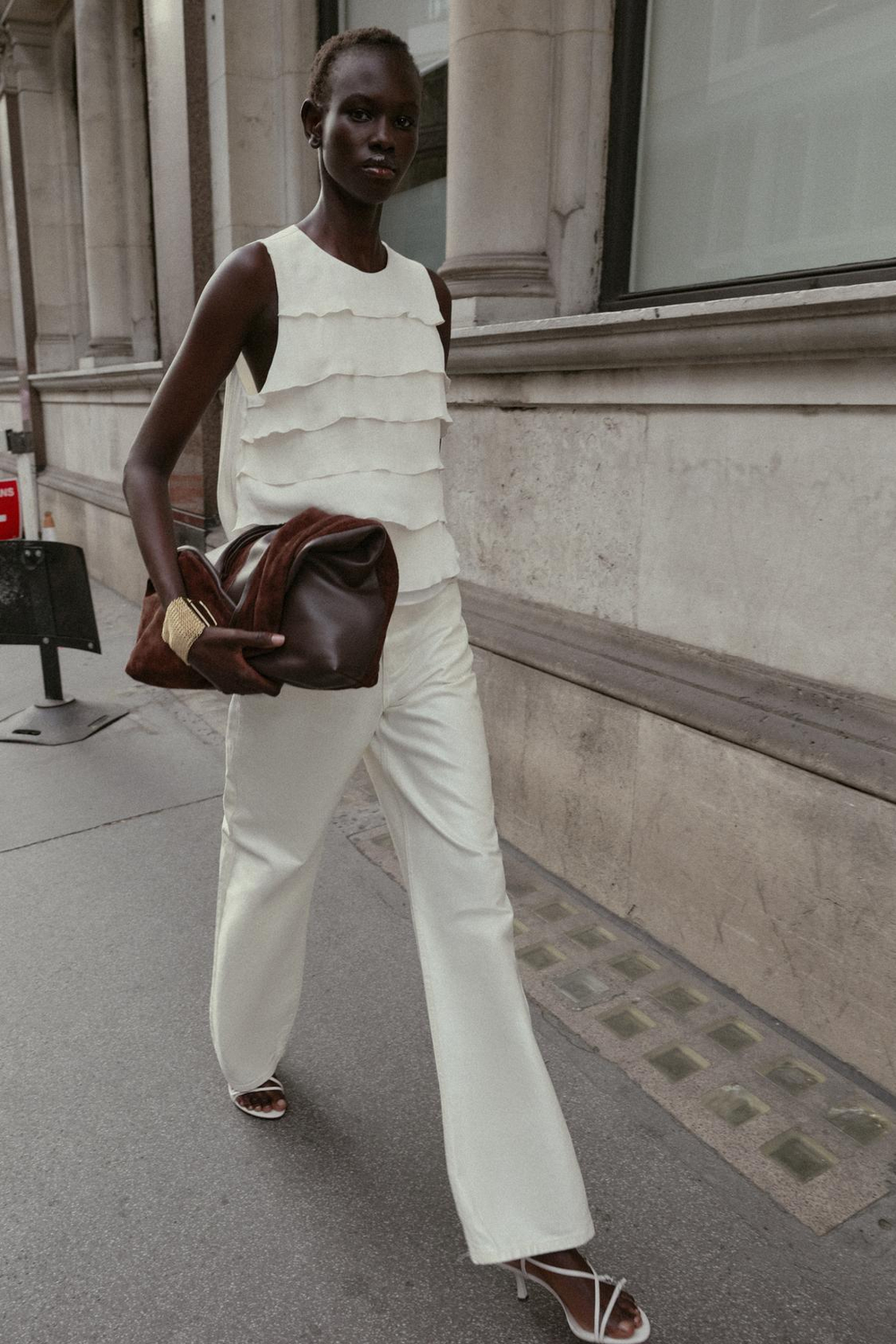 ZARA АТЛАСНЫЙ ТОП С ВОЛАНАМИ, ЭКРЮ