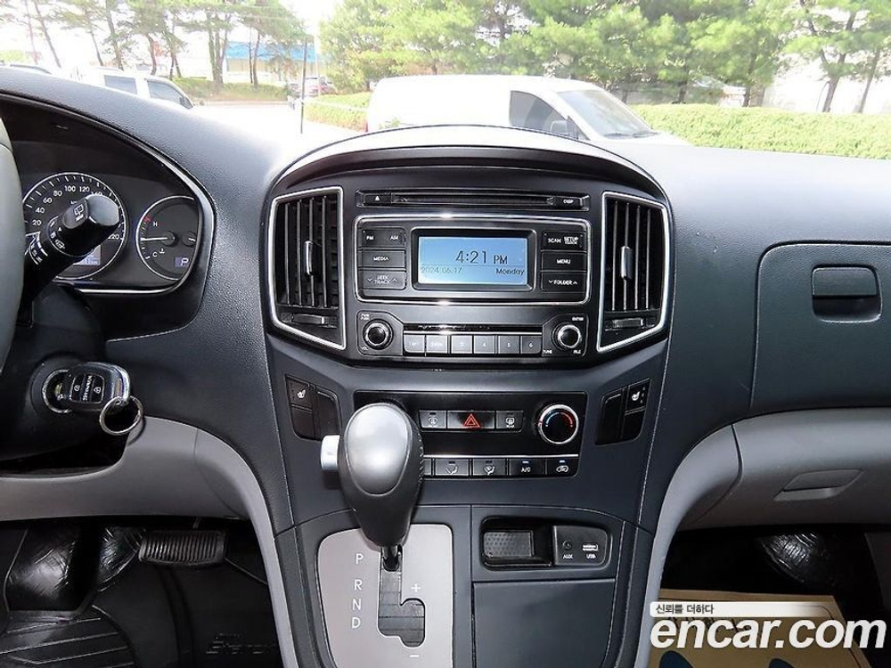 Hyundai The New Grand Starex Van 5-и местный (08.2019)