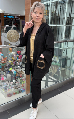 Черный жакет со стразовым принтом