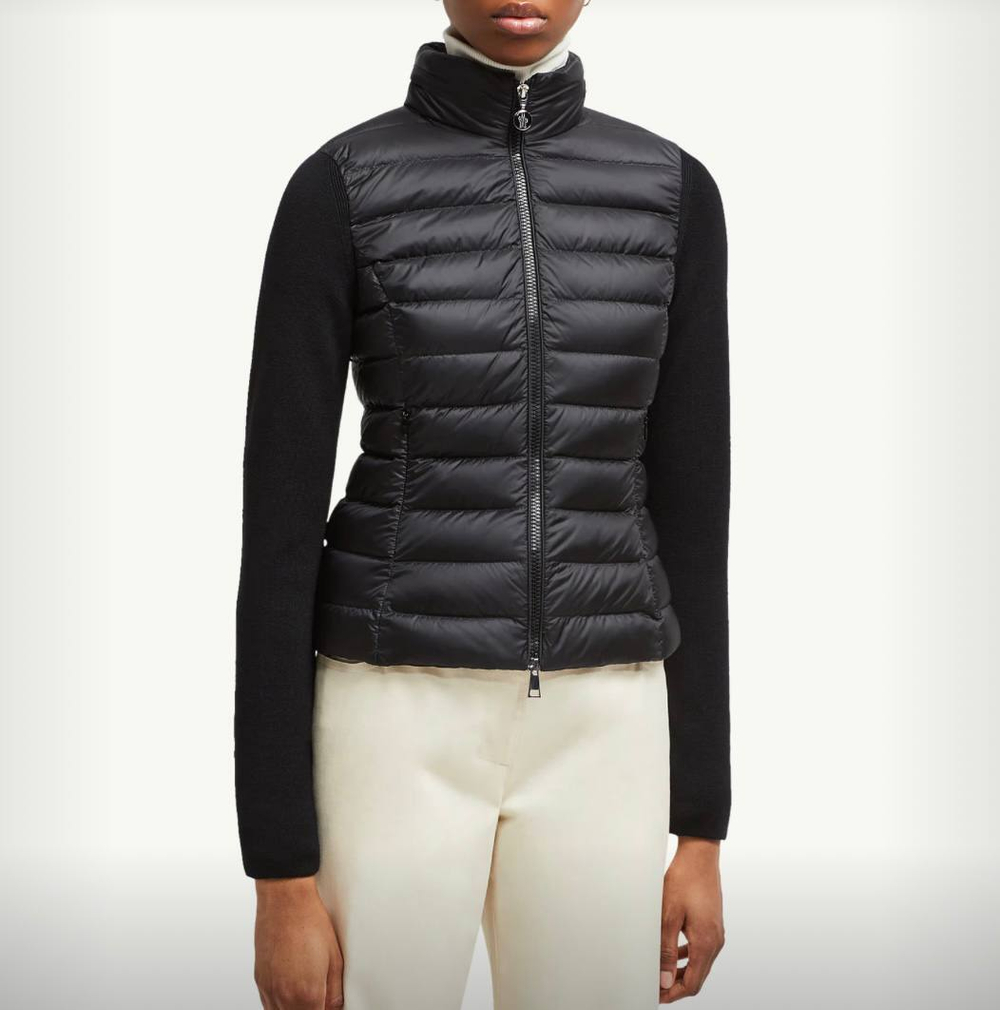 Жилет вязаный женский с утеплением и капюшоном от Moncler
