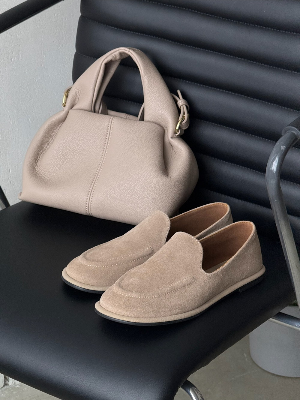 Лоферы из натуральной замши