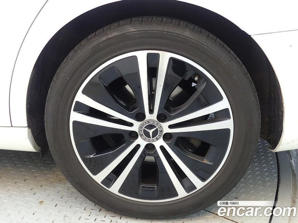 Mercedes-Benz E-Class W213 E250 Avangarde (01.2021)