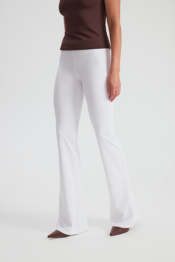 Брюки белые с баской