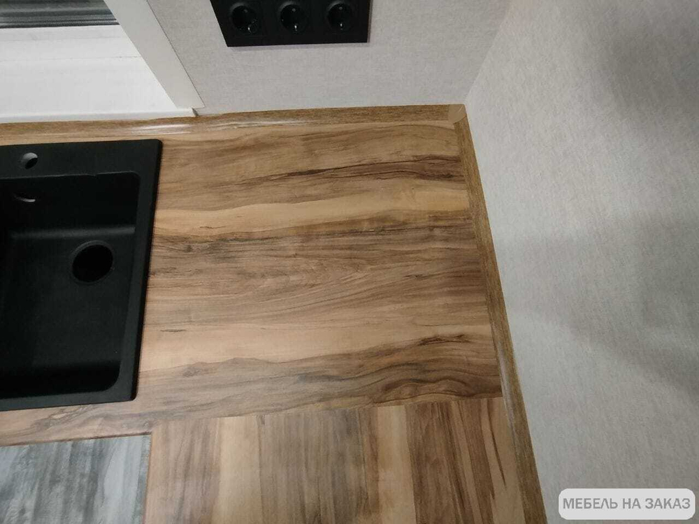 Стильная кухня на заказ без верхних шкафчиков