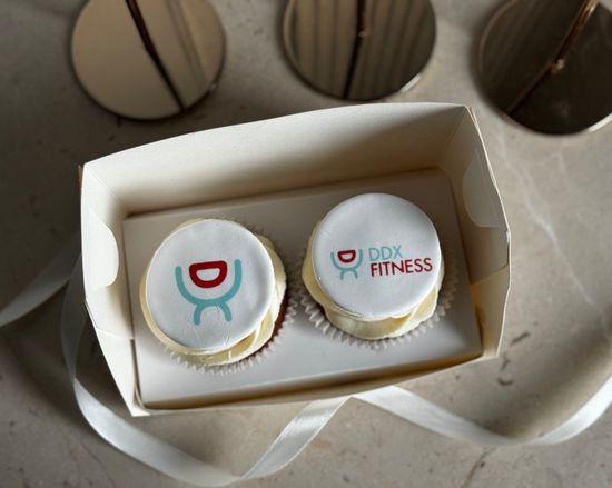 Капкейки с логотипом, печать на мастике, упаковка на 2 шт