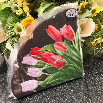 ТЮЛЬПАНЫ НА ЧЕРНОМ Салфетки Art Bouquet Rondo 3-сл/15шт