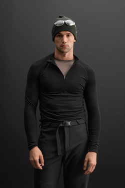 ZARA ФУТБОЛКА С ГОРЛОВИНОЙ НА МОЛНИИ, ЧЕРНЫЙ