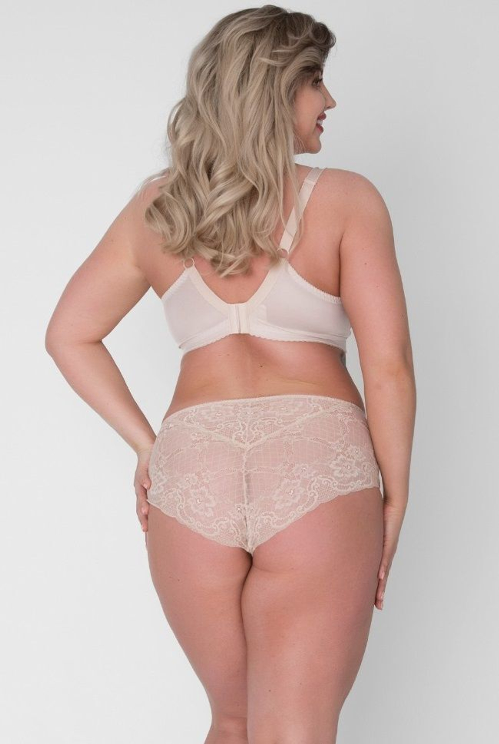 Кружевной бюстгальтер-топ +size с мягкими чашками (Размер: 95F) (Цвет: черный)