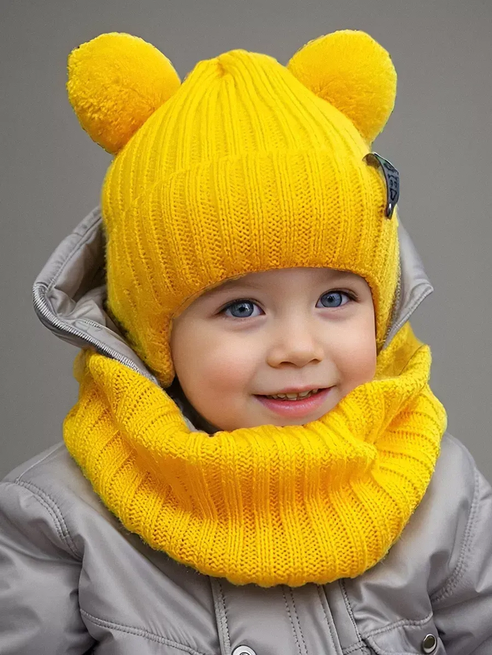 Шапка для мальчика со снудом осенняя