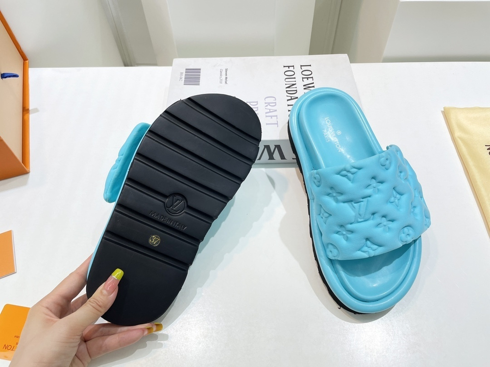 Louis Vuitton Pool Pillow Comfort Mule