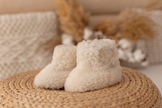 Детские пинетки “Тедди” из натуральной овчины, белые