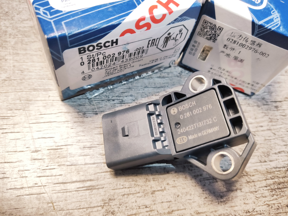 Датчик абсолютного давления воздуха во впускном коллекторе  0281002976 Bosch