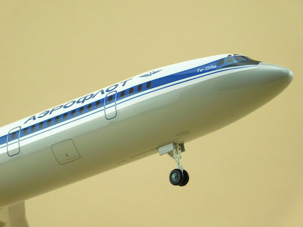 Модель самолета Ту-154М (М1:100, Аэрофлот СССР-85631, шасси)