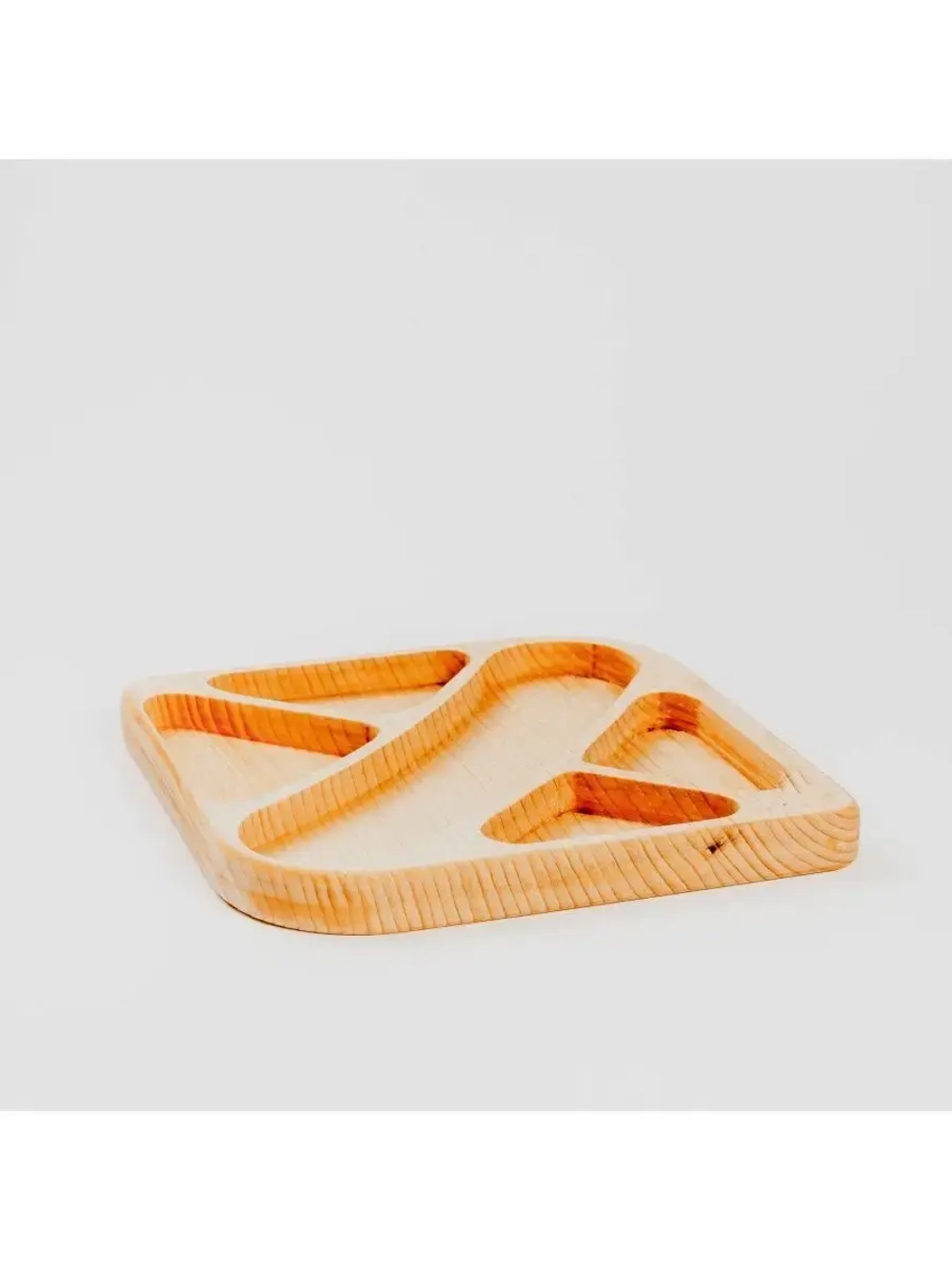 Деревянная менажница для подачи блюд из кедра