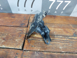 Кронштейн радиатора правый Volvo XC60 1 08-17 Б/У Оригинал 31261932