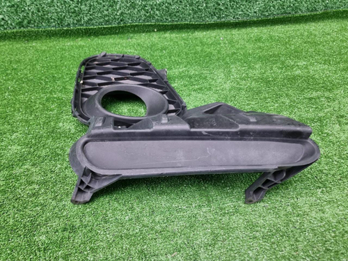 Накладка ПТФ правая Mazda 3 BL (2011-2013)