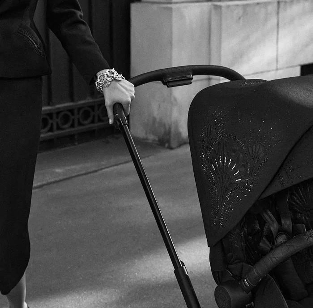 Прогулочная коляска Cybex Priam IV Fashion Collections La Parisienne