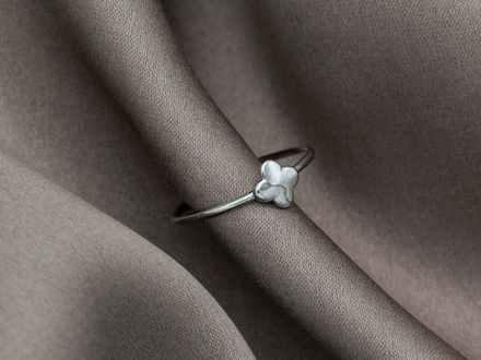 Фаланговое кольцо Клевер