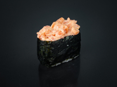 Гункан с лососем (55гр)