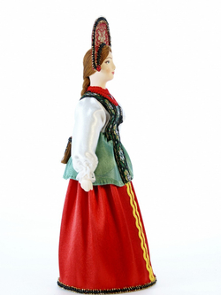 Кукла коллекционная в девичьем праздничном костюме