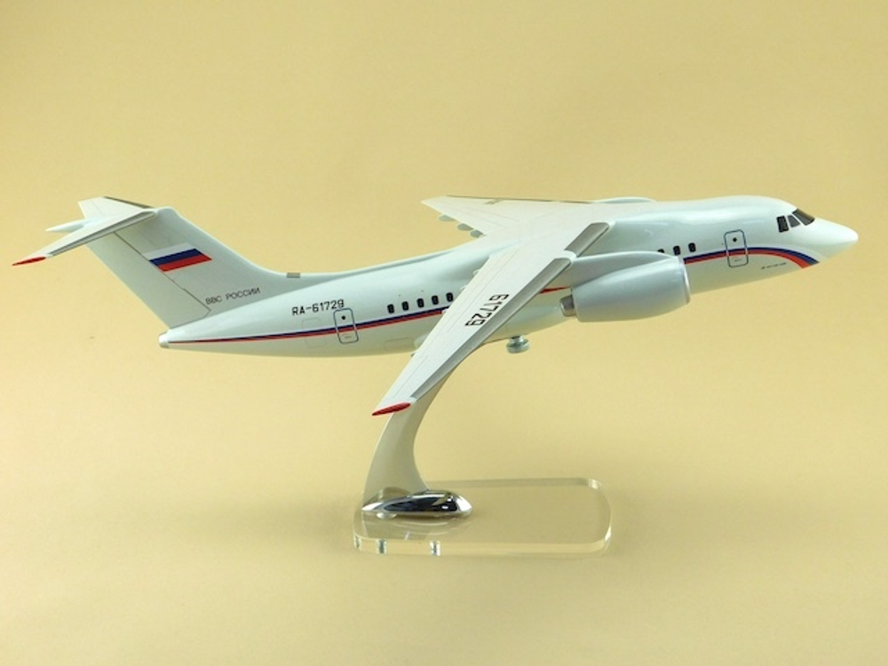 Модель самолета Ан-148-100Е (М1:72, СЛО Россия)