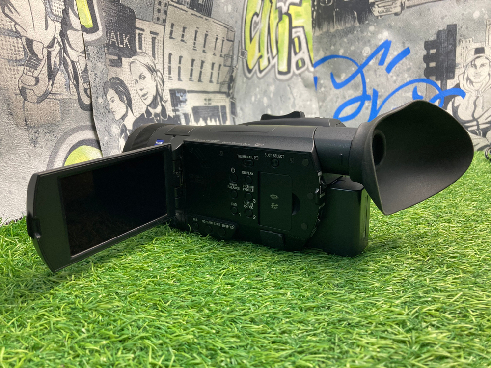 Sony FDR-AX700