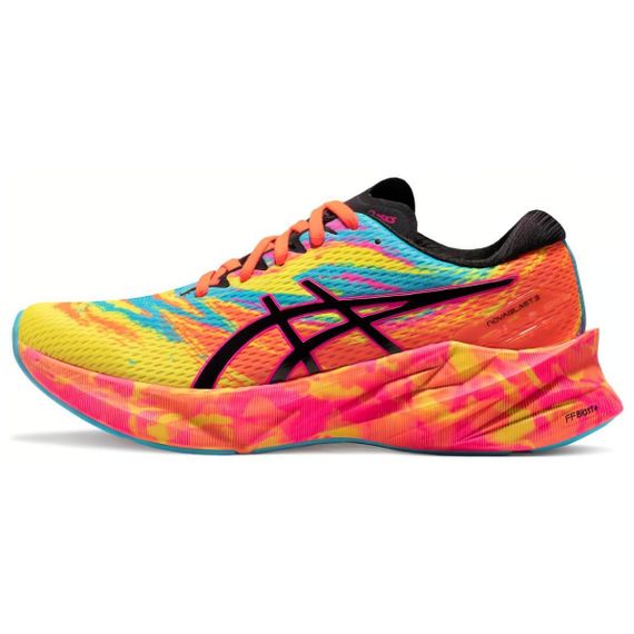 Asics Novablast 3 Бежевые кроссовки Низкие Женские
