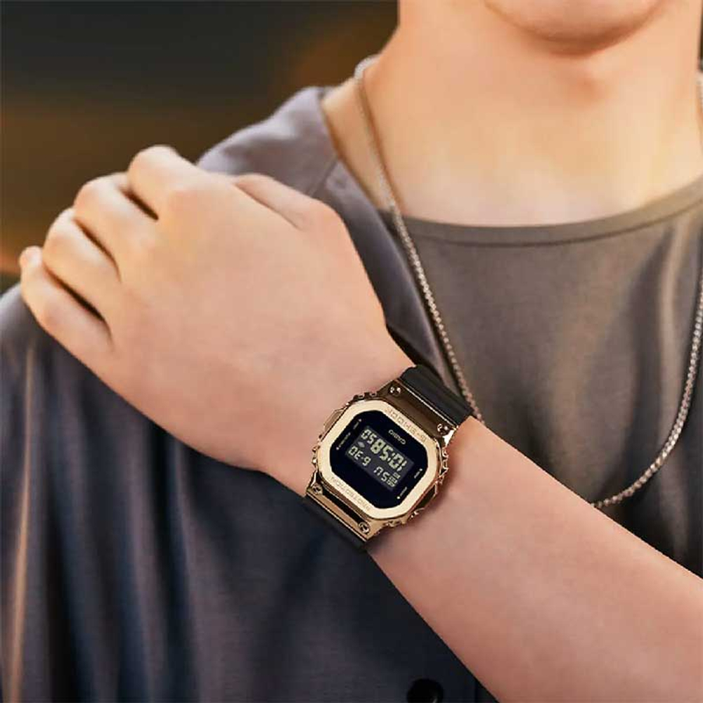 Часы Casio GM-5600G-9E