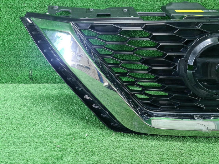 Решетка радиатора Nissan Qashqai 2 j11 (2017-2023)