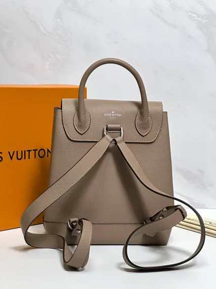 Рюкзак Louis Vuitton Lockme бежевый