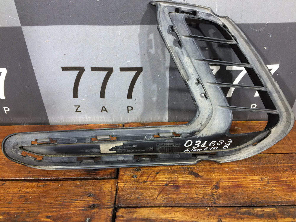 Накладка ПТФ правая Hyundai Elantra 6 (AD) 15-19 Б/У Оригинал 86564F2100