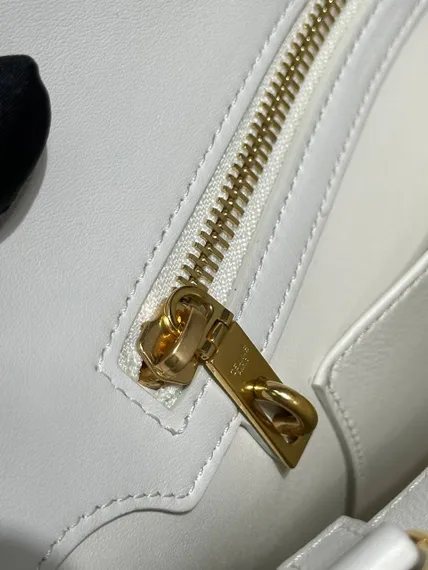 Сумки CELINE TEEN CONTI из натуральной телячьей кожи белая