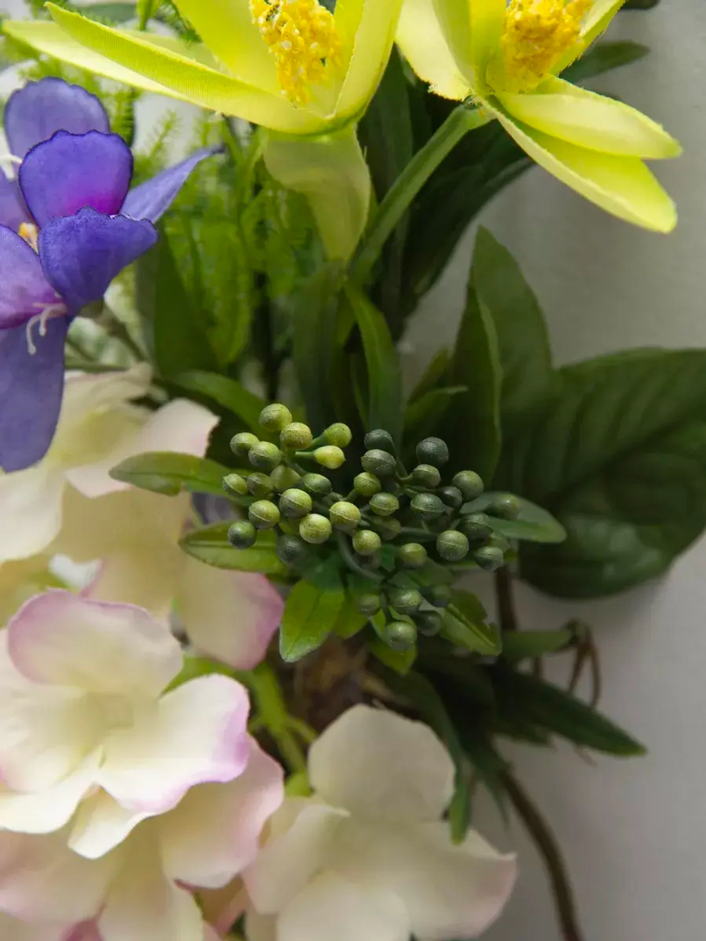 Настенная композиция с цветами в раме 70*32 см