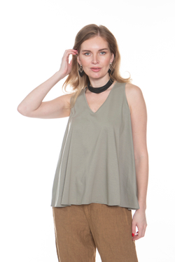 ТОП С V-ОБРАЗНЫМ ВЫРЕЗОМ