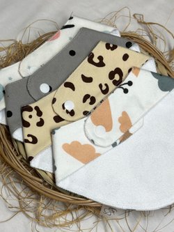 Непромокаемый слюнявчик-нагрудник на кнопках RinaAmari фланель в ассортименте