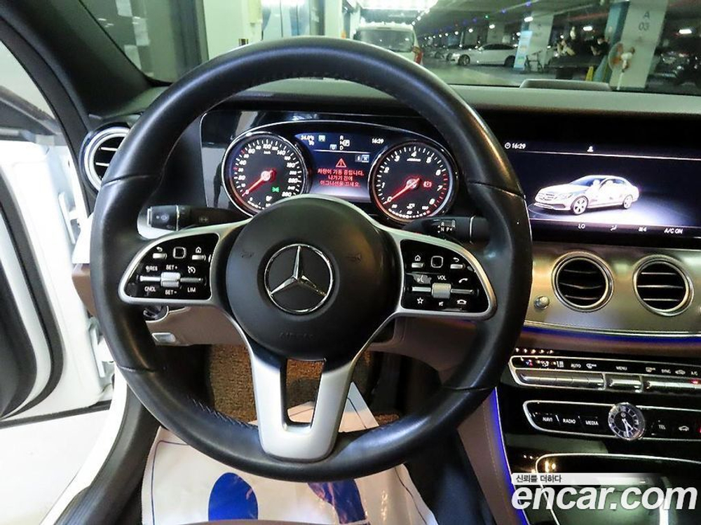 Mercedes-Benz E-Class W213 E300 Avangarde (10.2019)