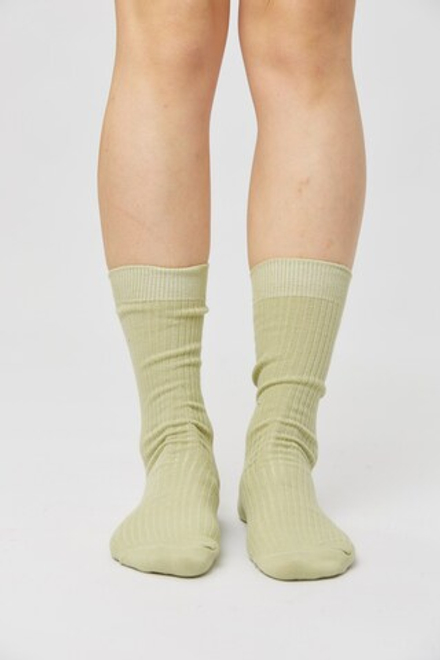 Носки из хлопка яблочного цвета