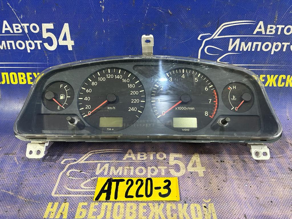 Щиток приборов TOYOTA AVENSIS 1999