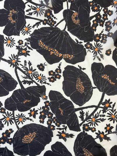 Шелк креп Giambattista Valli светло-песочный с черным цветочным принтом