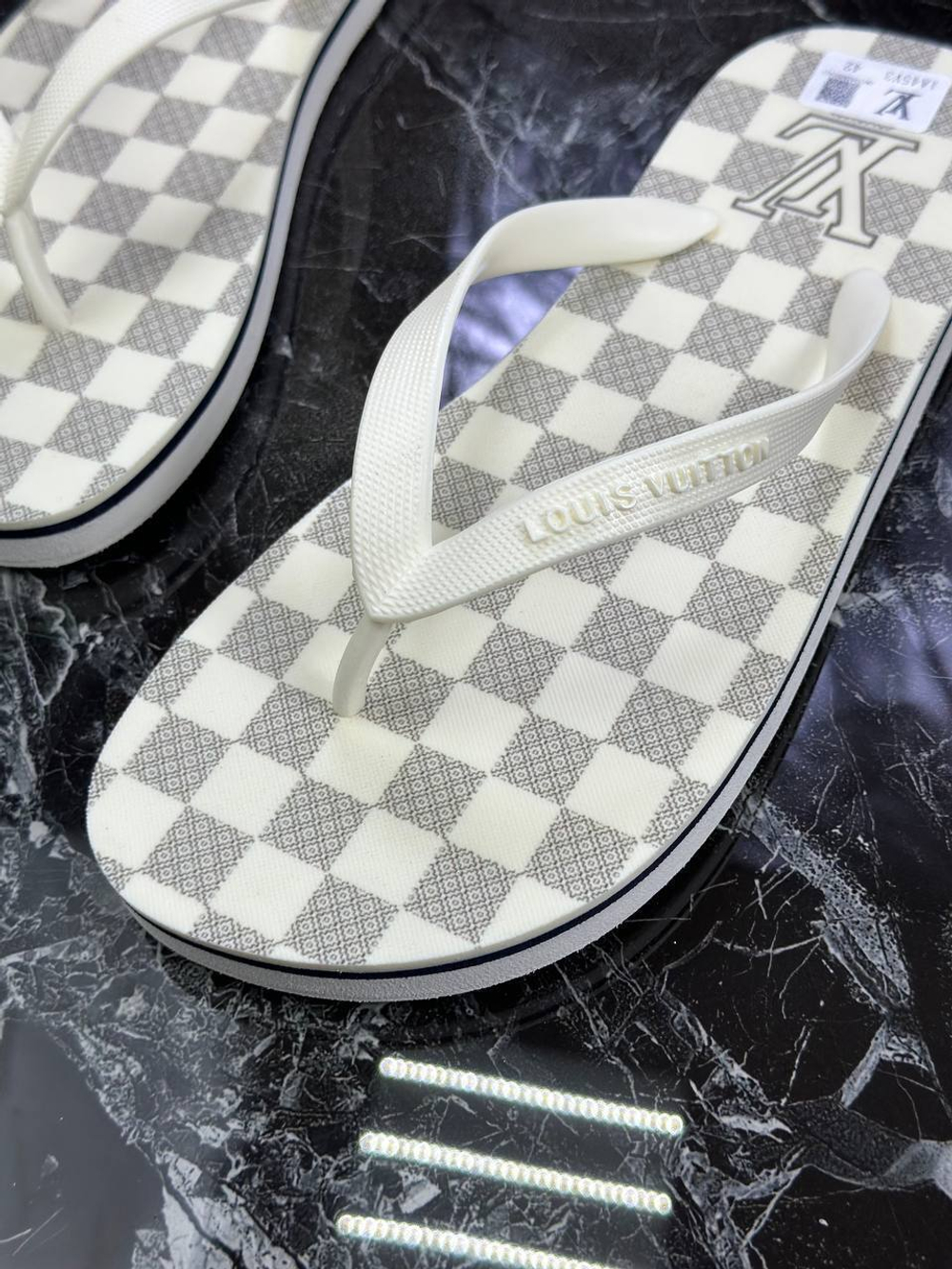 Шлепанцы Louis Vuitton