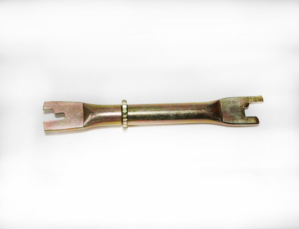 Планка распорная задних тормозов левая 5835025000 Hyundai