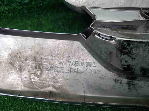 Решетка радиатора Mitsubishi Outlander 3 (15-18)