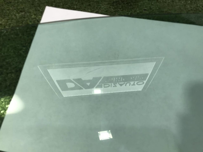 Стекло двери переднее Mercedes GLC X253 (15-22)