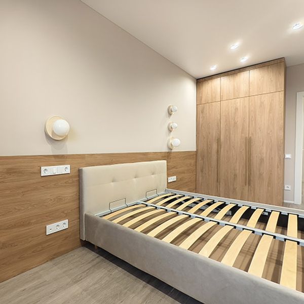 Мебель для спальни: панели, шкаф, ТВ консоль